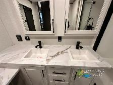 2025 Keystone RV Retreat 391HBDL 5.99% - Photo 37