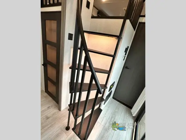 2025 Keystone RV Retreat 391HBDL 5.99% - Photo 40