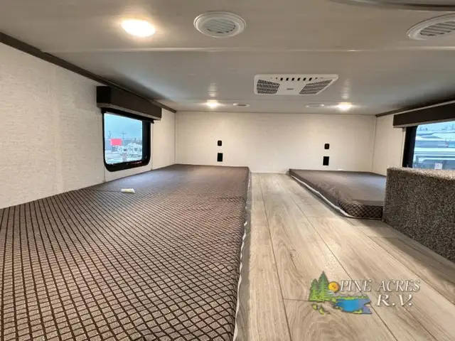 2025 Keystone RV Retreat 391HBDL 5.99% - Photo 41