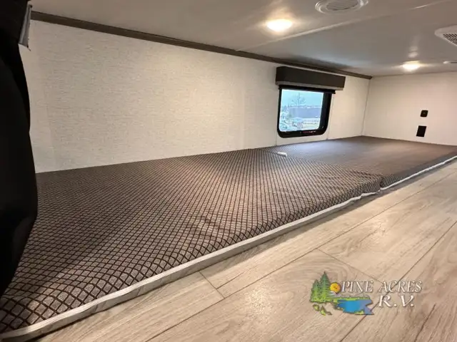 2025 Keystone RV Retreat 391HBDL 5.99% - Photo 42