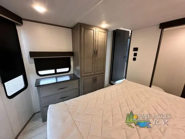 2025 Keystone RV Retreat 391HBDL 5.99% - Photo 48