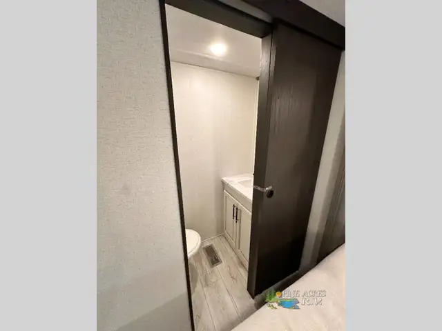 2025 Keystone RV Retreat 391HBDL 5.99% - Photo 51