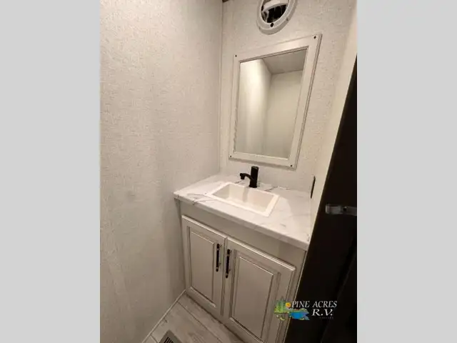 2025 Keystone RV Retreat 391HBDL 5.99% - Photo 52