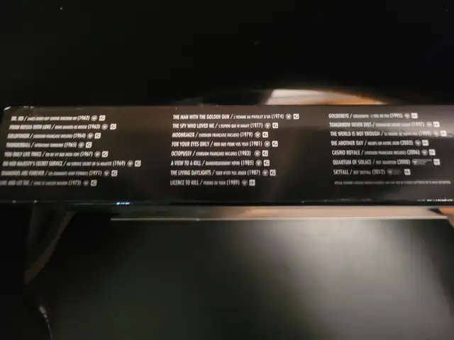 JAMES BOND 50 5 DECENNIES 23 FILMS EN BLURAY DE JAMES BOND 007 - Photo 3