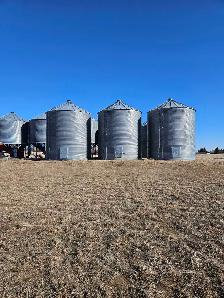Grain bins - Photo 2
