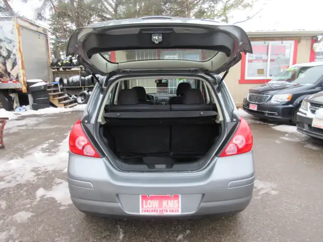 2011 Nissan Versa 1.8 SL