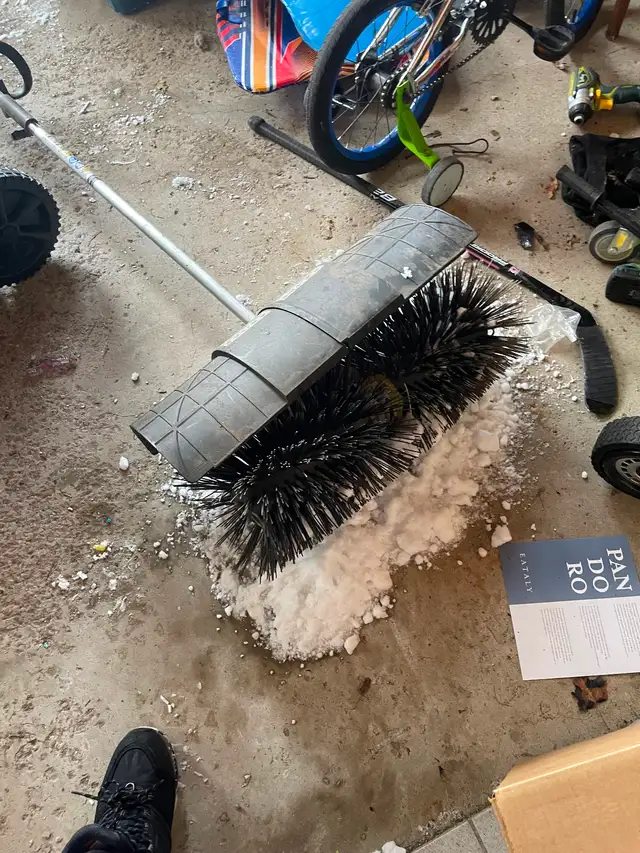 Stihl kombi sweeper/trimmer