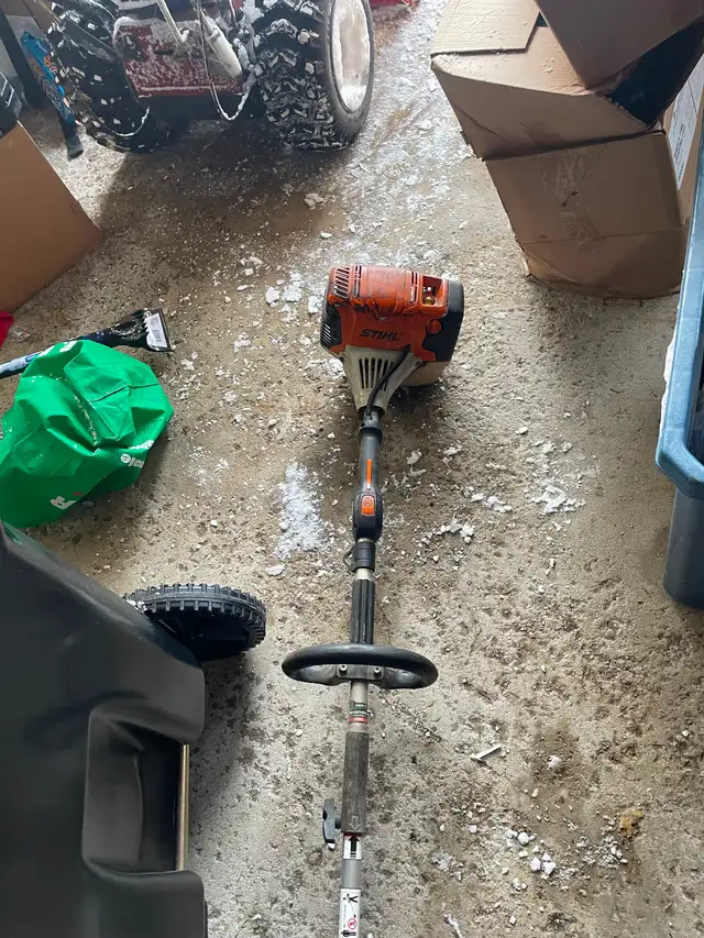 Stihl kombi sweeper/trimmer - Photo 3