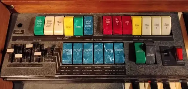 FREE Lowrey Electronic Organ with Dual Manuals - Photo 2