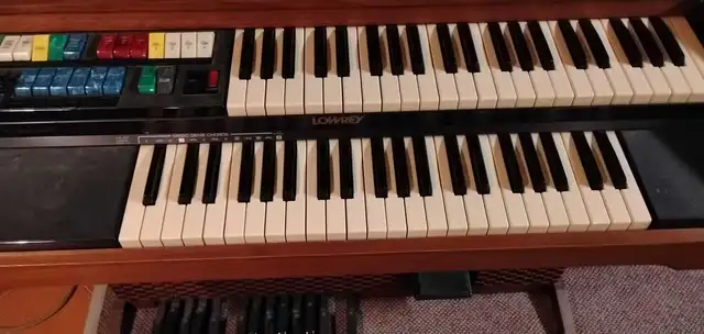 FREE Lowrey Electronic Organ with Dual Manuals - Photo 3
