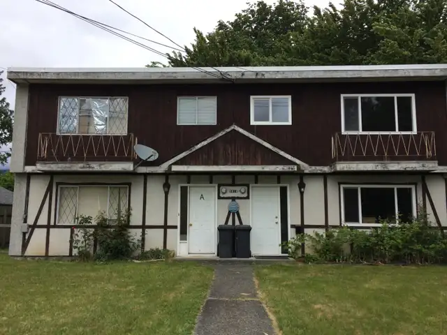 2 Bedroom, 1.5 Bathroom Duplex Available April 1st. $1700 - Photo 3