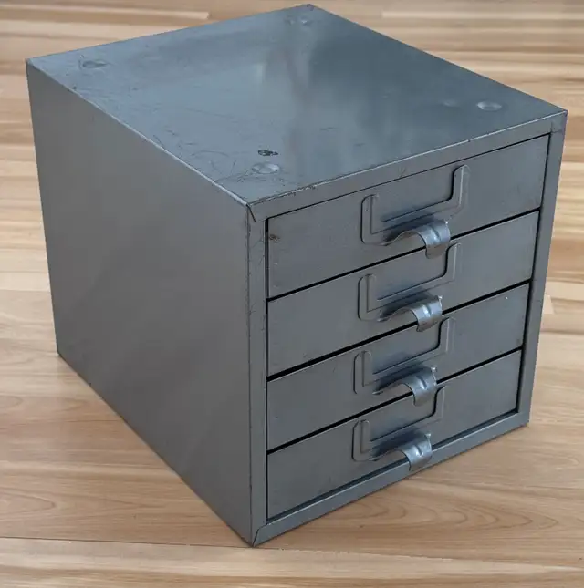 Caisson métallique vintage 4 tiroirs – Rangement