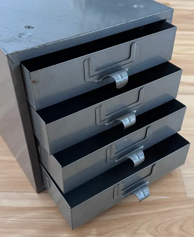 Caisson métallique vintage 4 tiroirs – Rangement - Photo 3