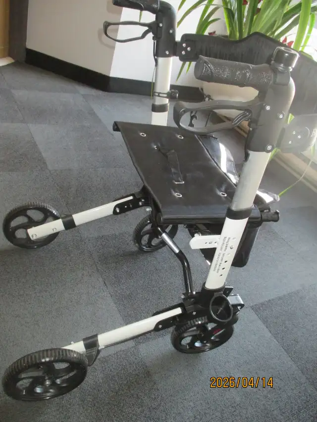 Besoin d'un déambulateur tout équipé ?