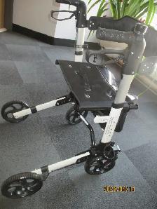 Besoin d'un déambulateur tout équipé ?