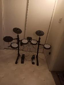 ELECTRONIC  DRUM  SET