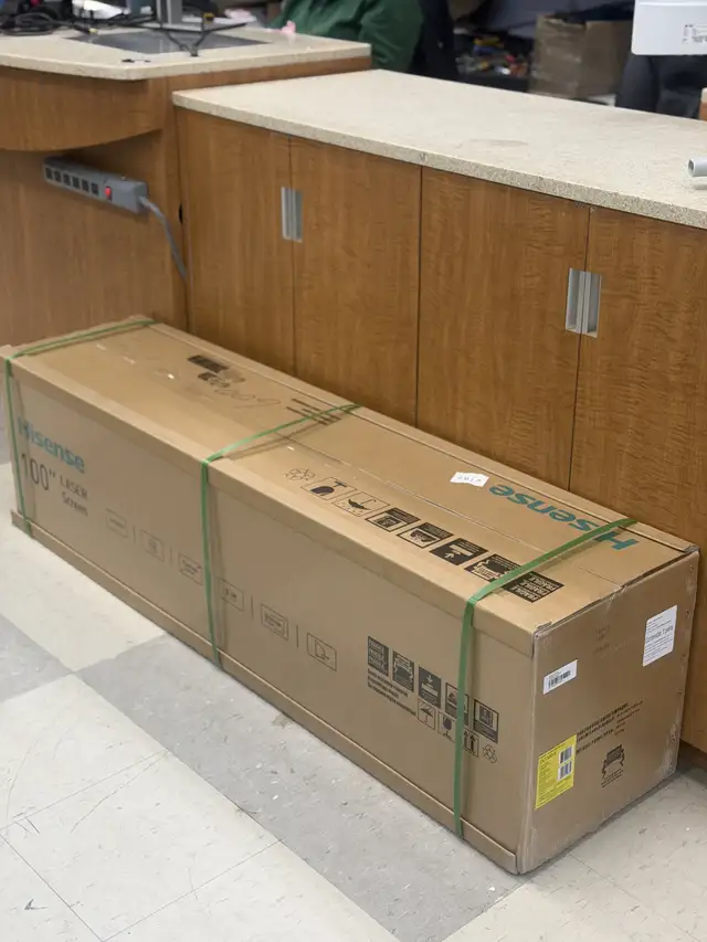 Hisense 100' DLT100-E ALR Fresnel Projection Screen Only - $999 - Photo 8