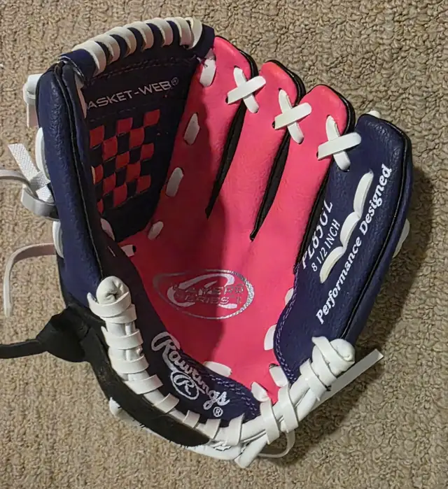 Baseball glove Rawlings ( girls) brand new never used - Photo 2