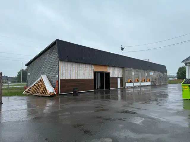 ESPACE INDUSTRIEL / BUREAUX / COMMERCIAL À LOUER – TROIS-RIVIÈRE - Photo 2