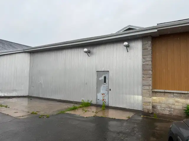 ESPACE INDUSTRIEL / BUREAUX / COMMERCIAL À LOUER – TROIS-RIVIÈRE - Photo 9