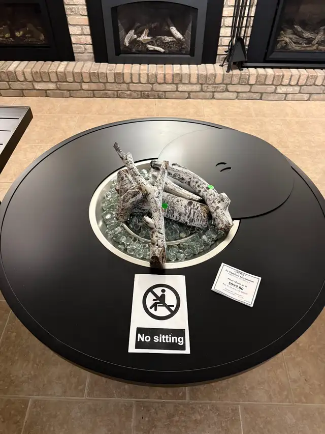 Outdoor Greatroom Crosby fire table