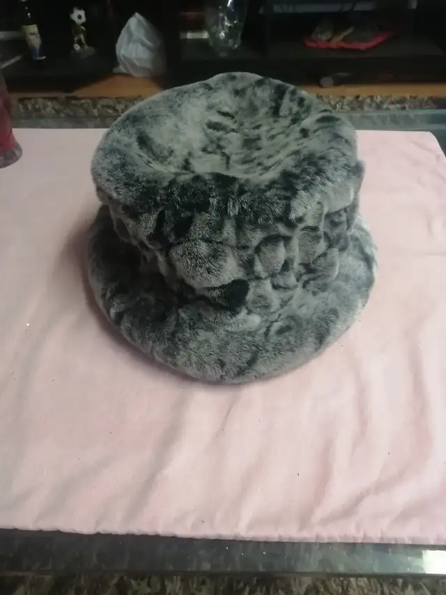Women's fur hat