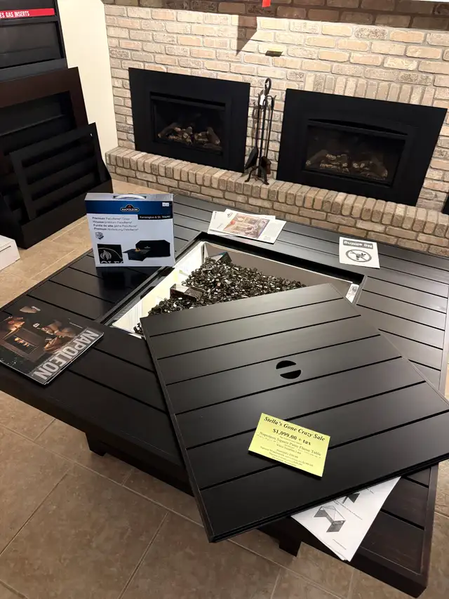 Napoleon St Tropaz Square fire table