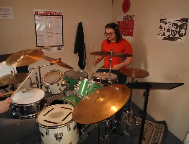 COURS de BATTERIE, CHANT ou PIANO à LAVAL ou à Montréal