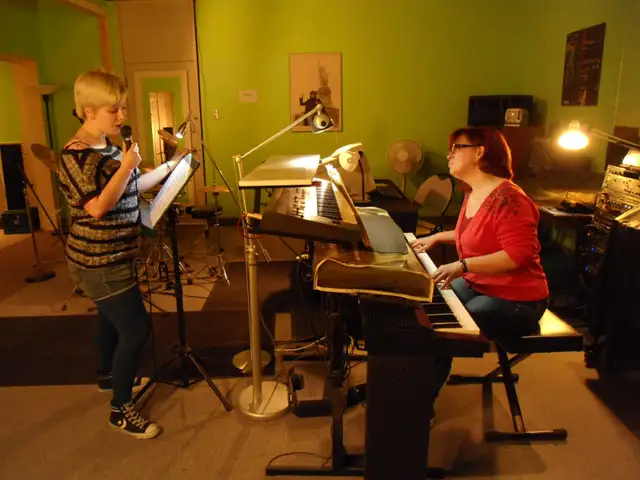COURS de BATTERIE, CHANT ou PIANO à LAVAL ou à Montréal - Photo 8