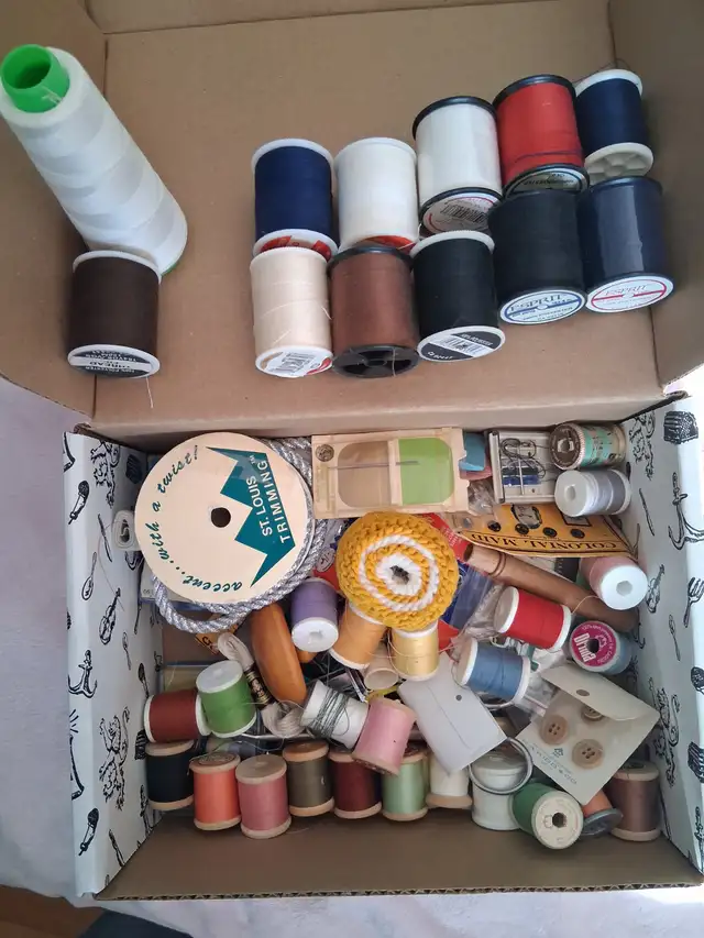 LARGE SEWING HOBBYIST KIT