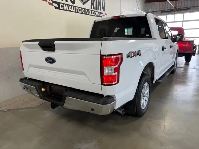 2018 Ford F 150 XLT / 4x4 / Crew Cab / r-Cam / Sync / Pro BackUp - Photo 4