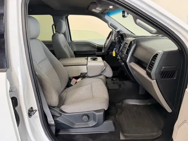 2018 Ford F 150 XLT / 4x4 / Crew Cab / r-Cam / Sync / Pro BackUp - Photo 10