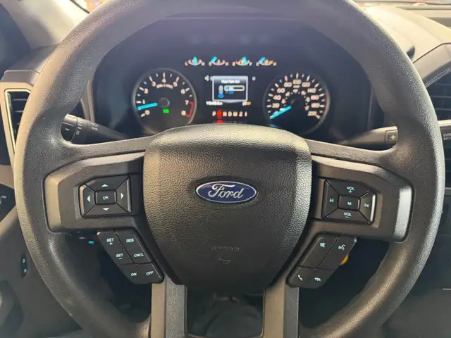 2018 Ford F 150 XLT / 4x4 / Crew Cab / r-Cam / Sync / Pro BackUp - Photo 19
