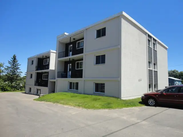 Beautiful 2-Bedroom Apartment - Available on Dec 15 - Photo 2