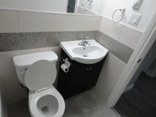 Beautiful 2-Bedroom Apartment - Available on Dec 15 - Photo 11