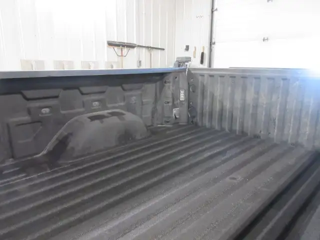 2023 Chevrolet Silverado 1500 Z71 V8 4X4 Crew Cab 6'6 Box - Photo 8