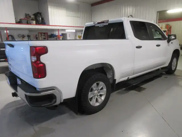 2023 Chevrolet Silverado 1500 Z71 V8 4X4 Crew Cab 6'6 Box - Photo 12