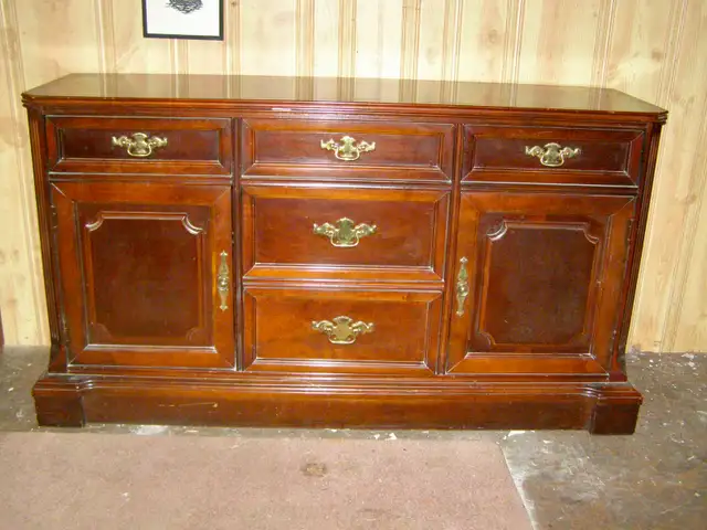 Slim Walnut SIDEBOARD - Photo 2