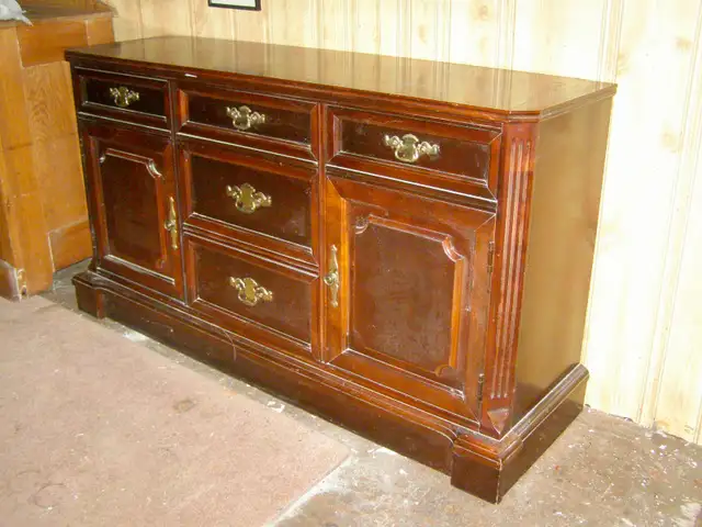 Slim Walnut SIDEBOARD - Photo 3