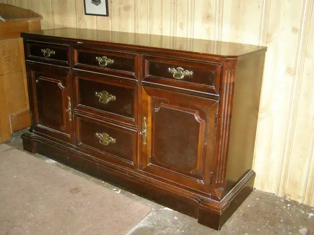 Slim Walnut SIDEBOARD - Photo 4