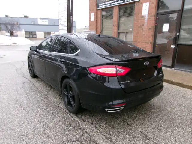 2016 Ford Fusion SE CERTIFIED | AWD | NO ACCIDENTS - Photo 6