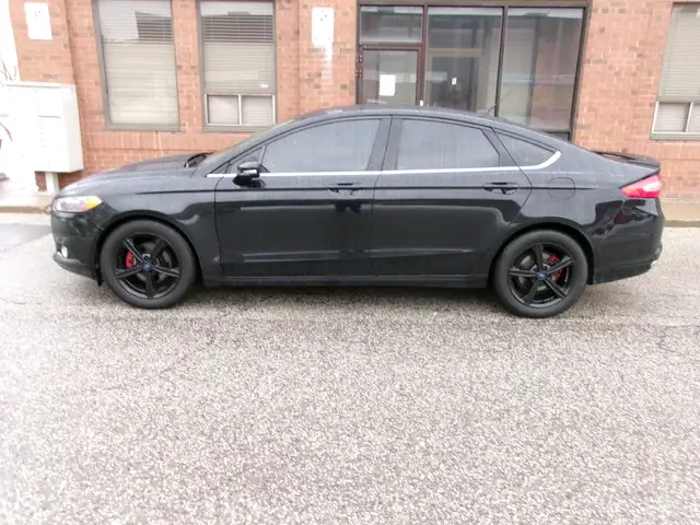 2016 Ford Fusion SE CERTIFIED | AWD | NO ACCIDENTS - Photo 7