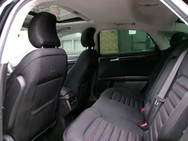 2016 Ford Fusion SE CERTIFIED | AWD | NO ACCIDENTS - Photo 11