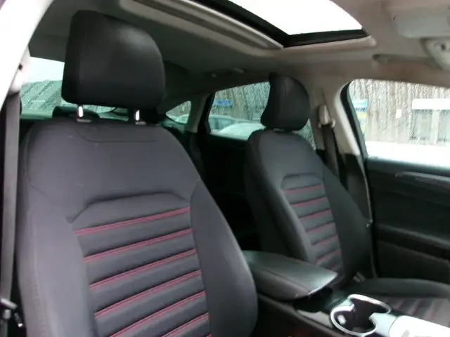 2016 Ford Fusion SE CERTIFIED | AWD | NO ACCIDENTS - Photo 13