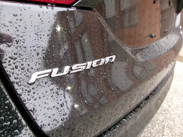 2016 Ford Fusion SE CERTIFIED | AWD | NO ACCIDENTS - Photo 14