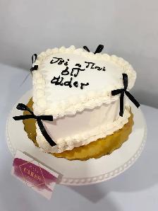 heart vintage cake with mini bows  Milton bakery - Photo 4
