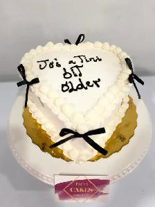 heart vintage cake with mini bows  Milton bakery - Photo 6