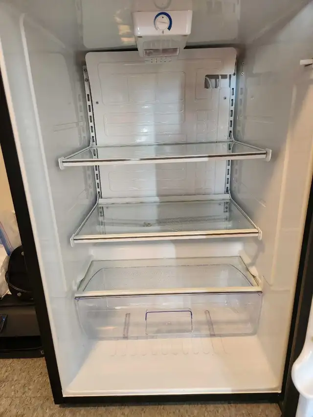 EXTRA LARGE 4.4 CFT FRIDGE BOWMANVILLE - Photo 3