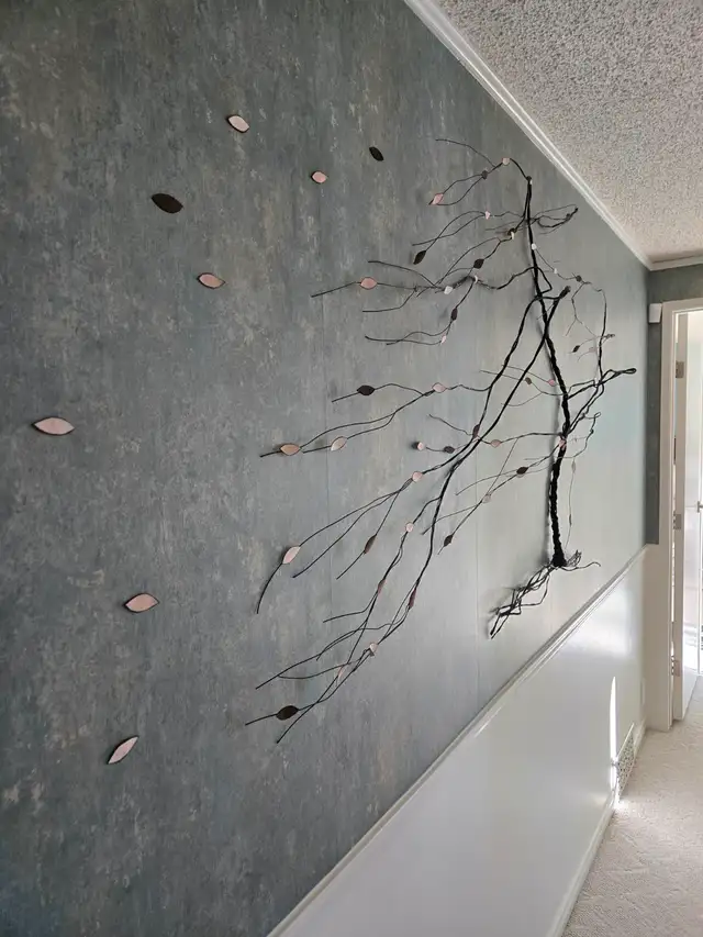 Metal Wire Wall Sculpture - Photo 2