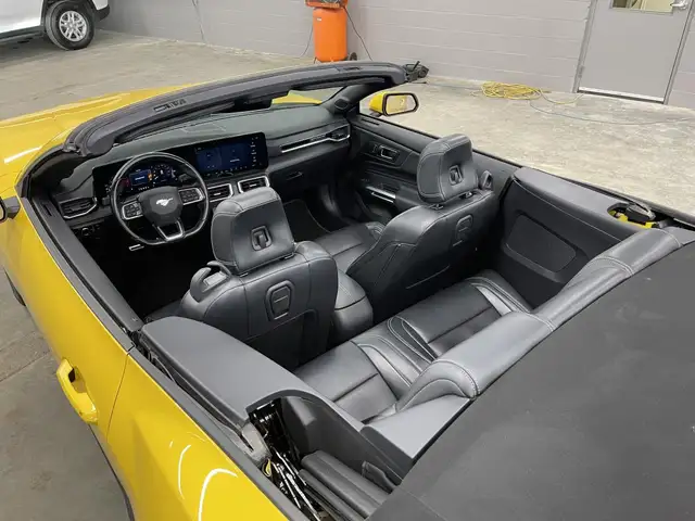 Ford Mustang Ecoboost 2024 - Photo 20